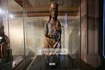 Panteón de los Reyes de León