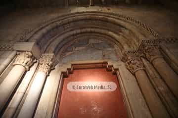 Panteón de los Reyes de León