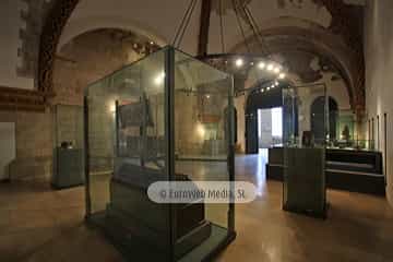 Panteón de los Reyes de León