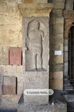 Panteón de los Reyes de León