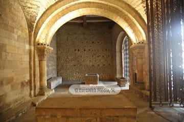 Panteón de los Reyes de León