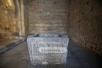 Panteón de los Reyes de León