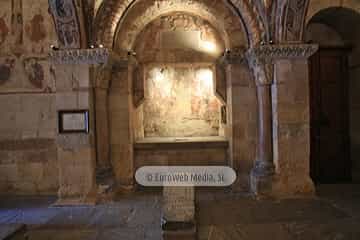Panteón de los Reyes de León