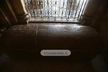 Panteón de los Reyes de León