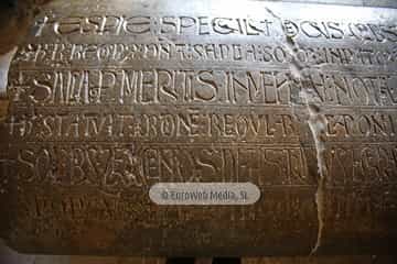 Panteón de los Reyes de León