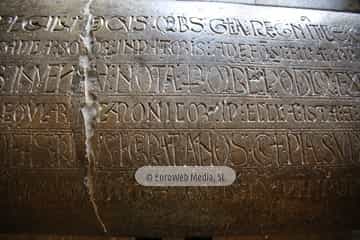 Panteón de los Reyes de León