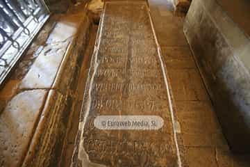 Panteón de los Reyes de León