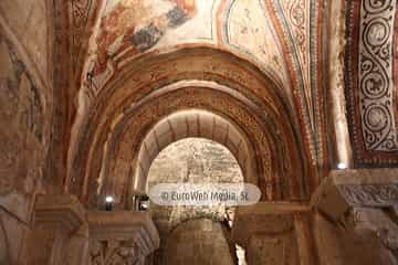Panteón de los Reyes de León