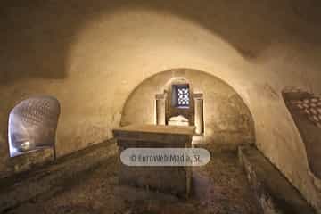 Cripta de Santa Leocadia. Cripta de Santa Leocadia en la Catedral de Oviedo