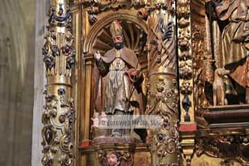 Capilla de la Natividad de la Virgen o de San Roque. Capilla de la Natividad de la Virgen o de San Roque en la Catedral de Oviedo