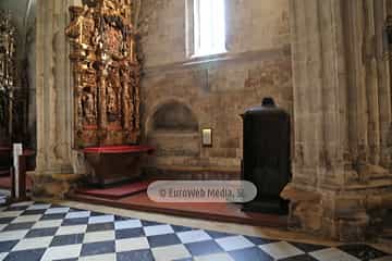 Capilla de la Natividad de la Virgen o de San Roque. Capilla de la Natividad de la Virgen o de San Roque en la Catedral de Oviedo