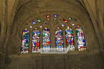 Vidrieras de la Catedral de Oviedo. Vidrieras en la Catedral de Oviedo