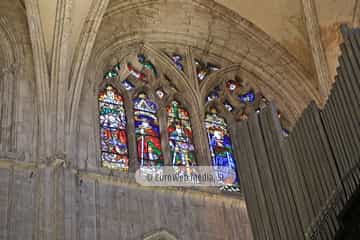 Vidrieras de la Catedral de Oviedo. Vidrieras en la Catedral de Oviedo