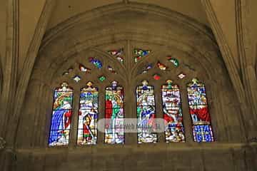 Vidrieras de la Catedral de Oviedo. Vidrieras en la Catedral de Oviedo