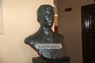 Escultura del Príncipe de Asturias en el Teatro Campoamor
