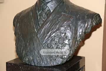 Escultura del Príncipe de Asturias en el Teatro Campoamor