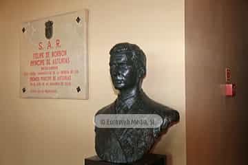 Escultura del Príncipe de Asturias en el Teatro Campoamor