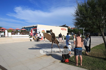 Escultura «Reconocimiento a Félix Cueto y las personas pioneras del surf»