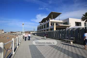 Paseo marítimo de Salinas