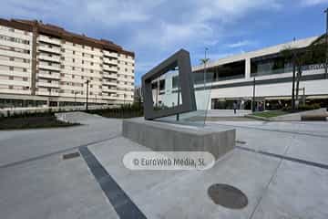Escultura «Equilibrio y Transparencia»