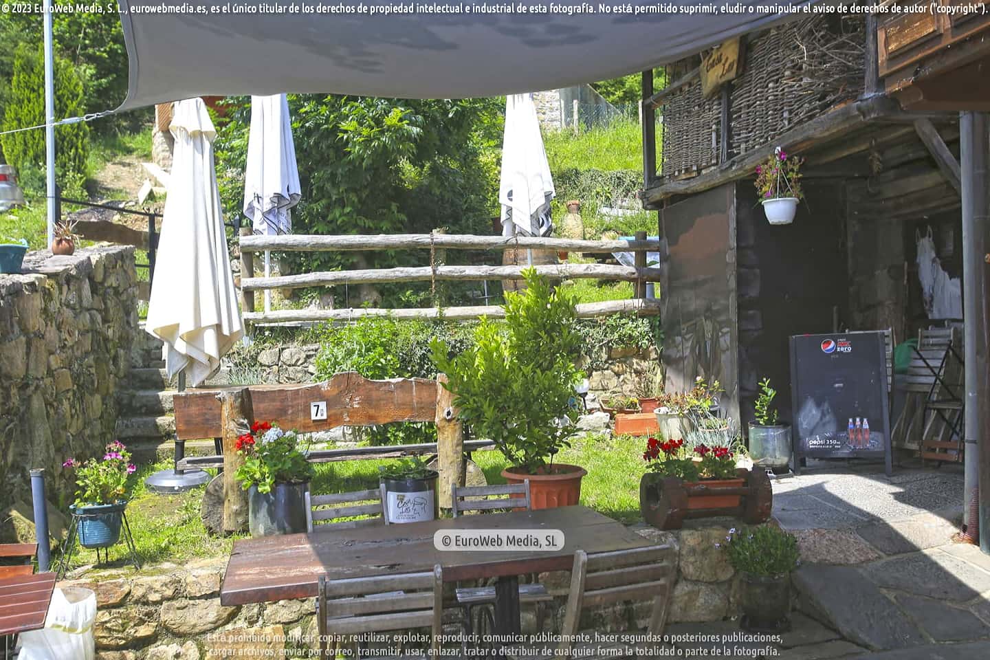 Terraza. Casa de comidas Casa Lao